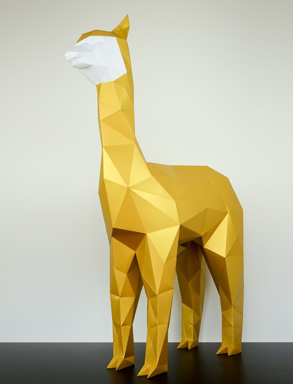 Alpaca XL gold & white, wall decoration, paper animal