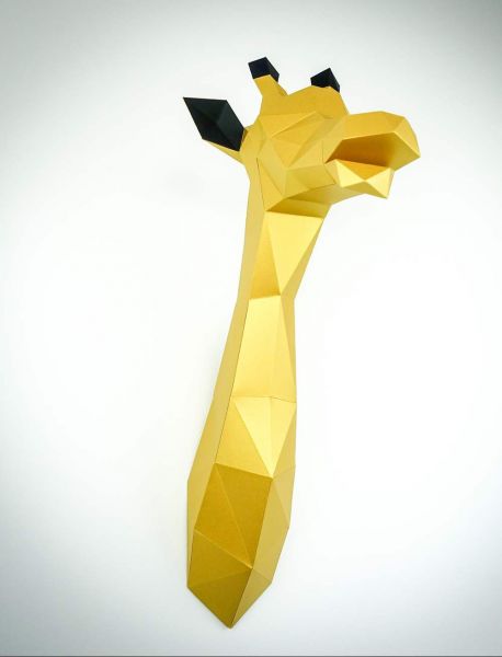 lowpoly paperanimal giraffe